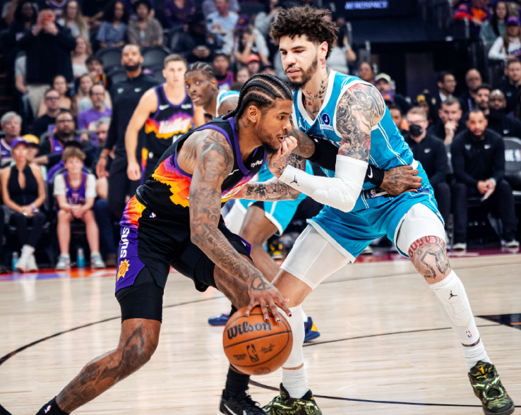 s15竞猜-太阳3后卫全轰20+轻取黄蜂 布克30+10助攻三球22+7+6